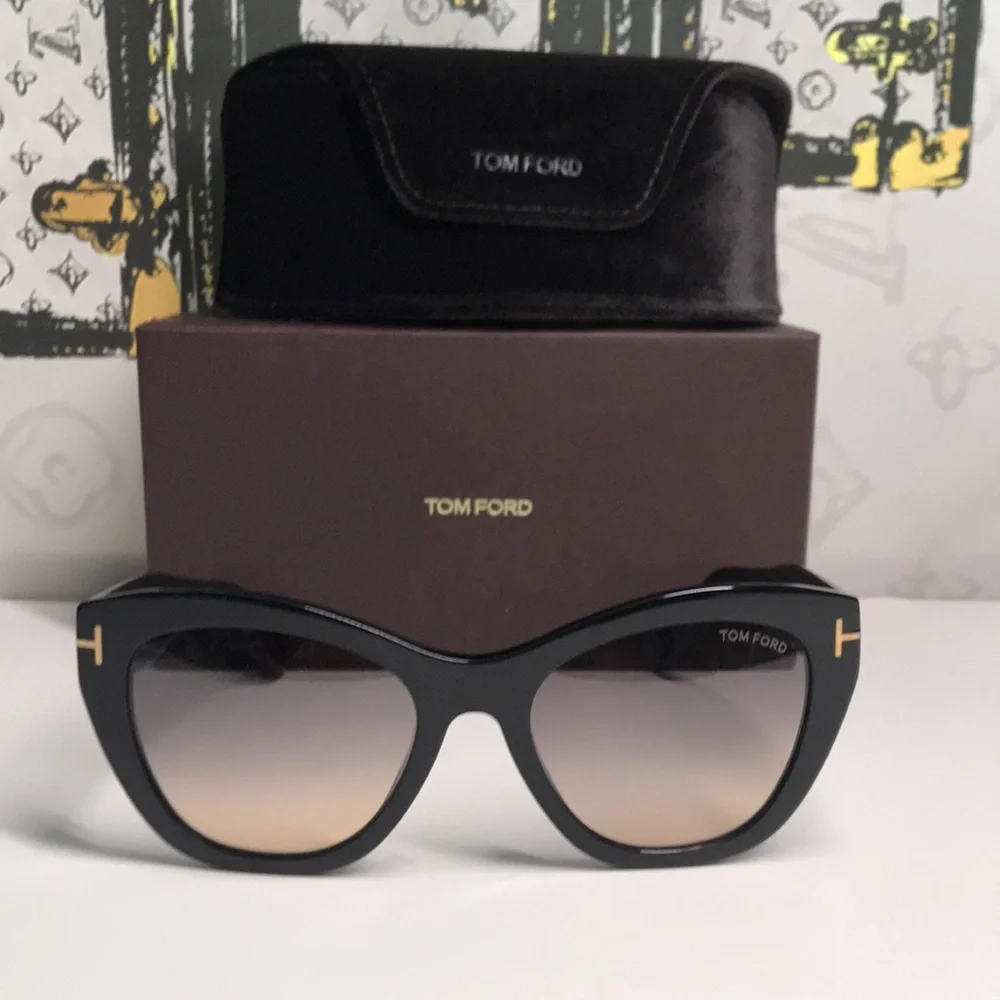 NEW Authentic Tom Ford Black Cat-Eye Sunglasses TF940 01B